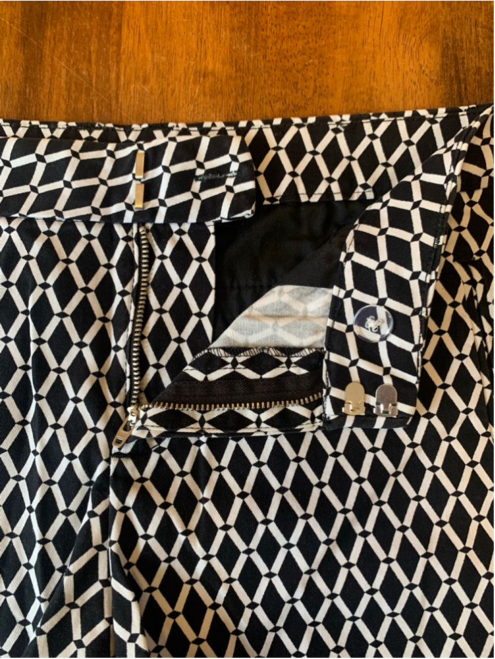 Stylus Shorts 8 Black and White Geometric Pattern 100% Cotton Pockets - Picture 5 of 7